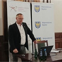 Jacek Kachel podczas wykładu o Selmie Kurz